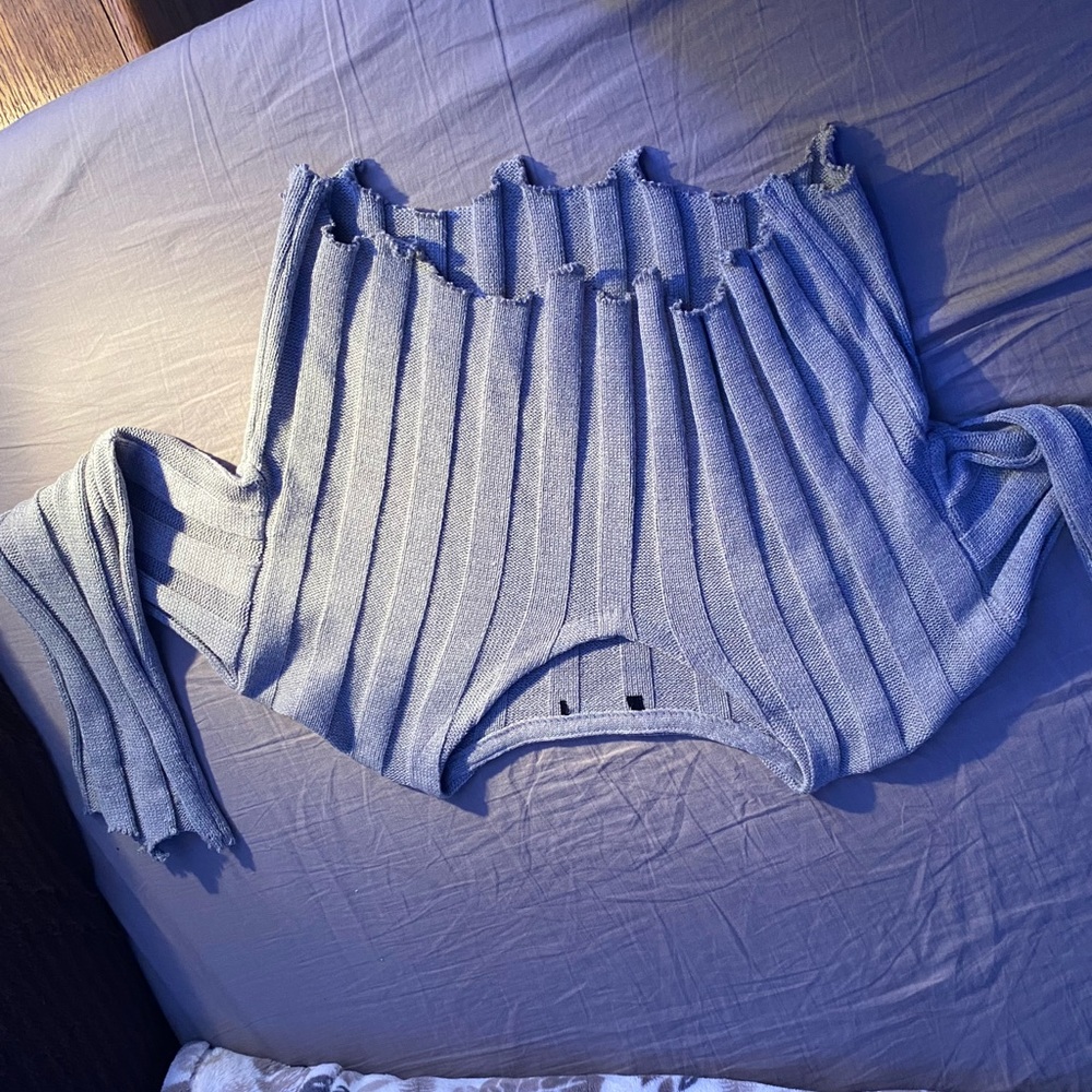 Grey sweater. Forever 21